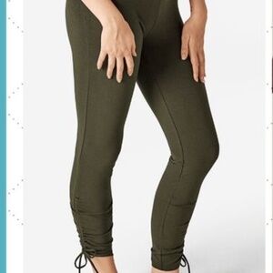 Ruby Ribbon Tie Ankle Legging Size Large Olive